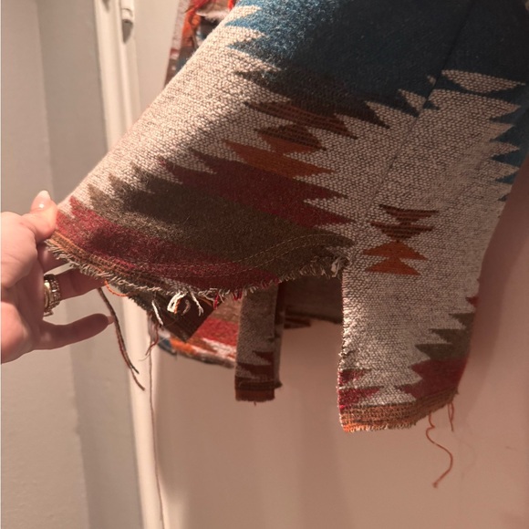 Aztec Distressed Style Shacket - Picture 3 of 7